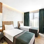 Nivasole Lara * Antalya