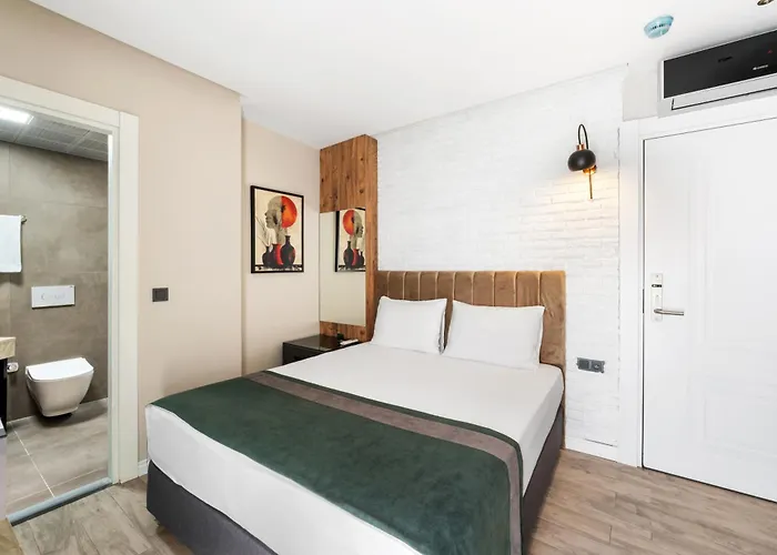 Nivasole Lara * Antalya